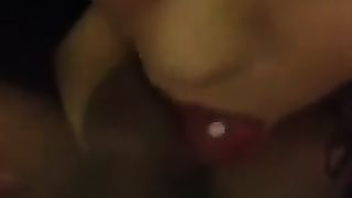 Профессиональный отсос маленького члена грудастой азиаткой