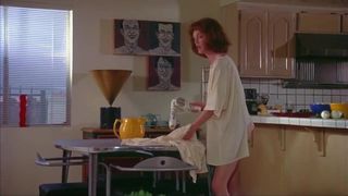 Подборка любительниц вышивать по дому с оголёнными волосатыми пёздами