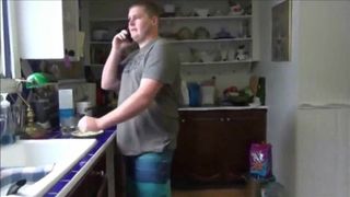 Миниатюрная девка взяла у толстого друга в рот и поеблась с ним до кремпая